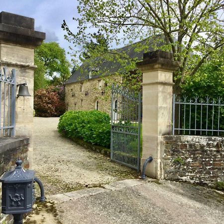 Gite De La Butte Le Molay-Littry Bagian luar foto