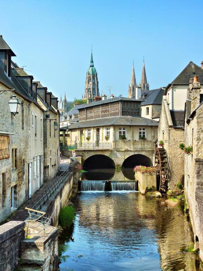 Gite De La Butte Le Molay-Littry Bagian luar foto